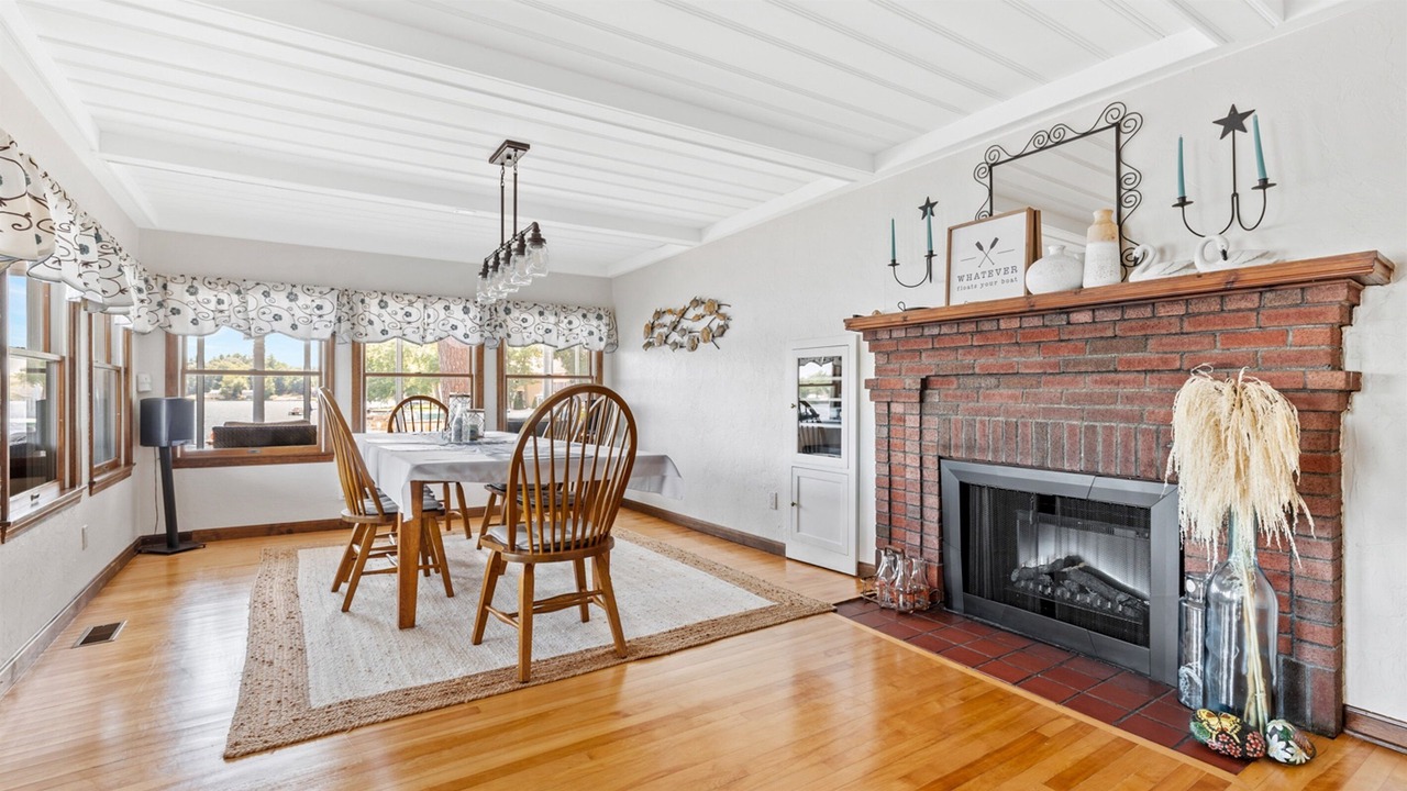 Photo of Livingroom in Sturbridge