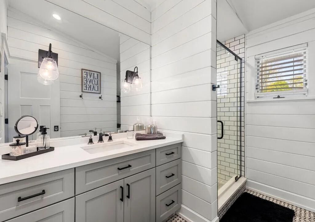 Photo of Bathroom in Sister Lakes