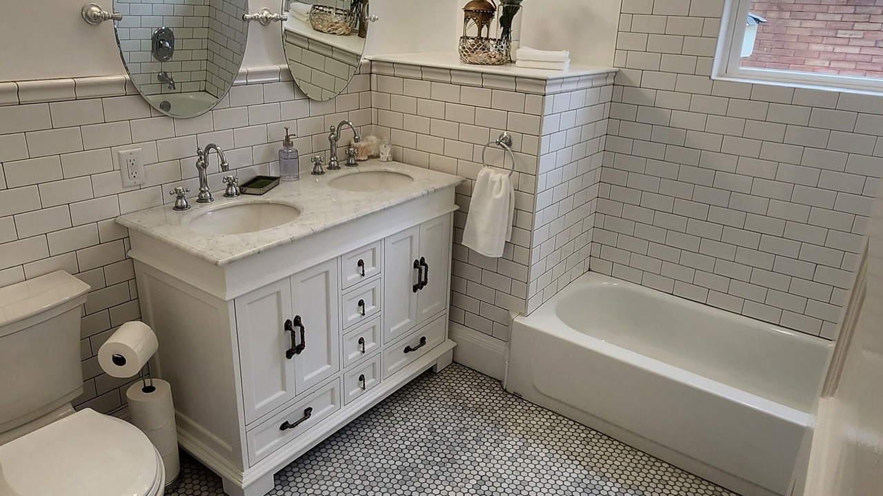 Photo of Bathroom in Downtown Minneapolis