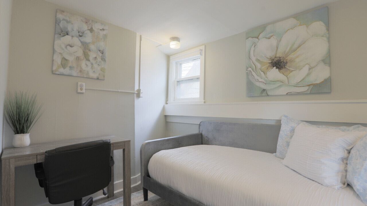 Photo of Bedroom in Old North End