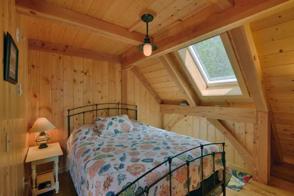 Photo of Bedroom in Brier Hill