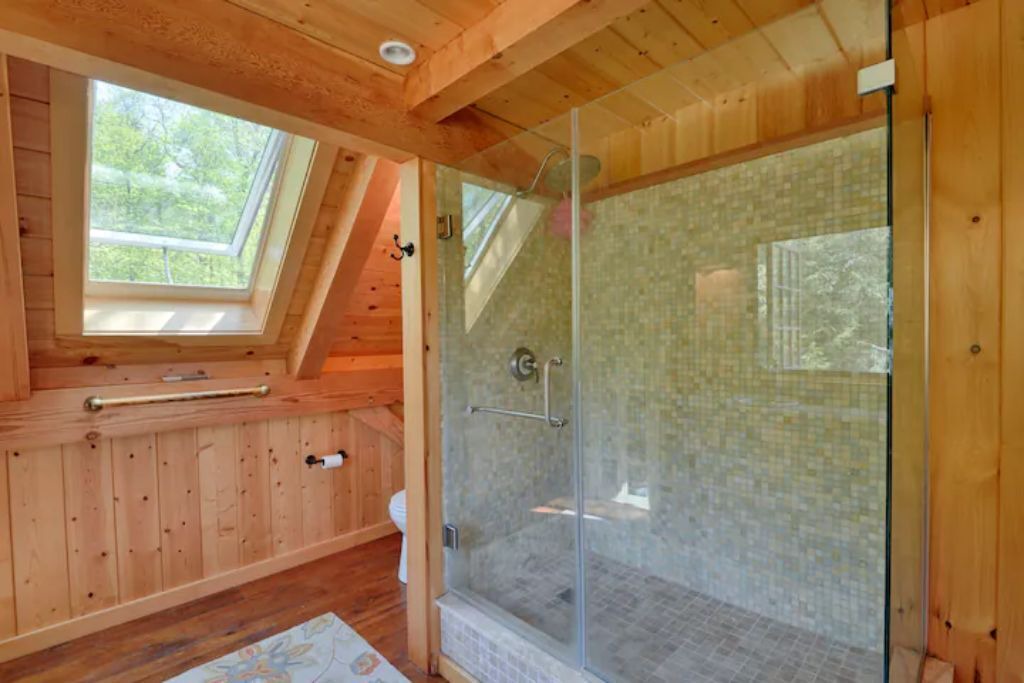 Photo of Bathroom in Brier Hill