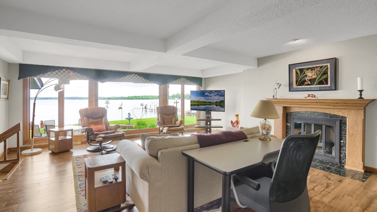Photo of Livingroom in Mound