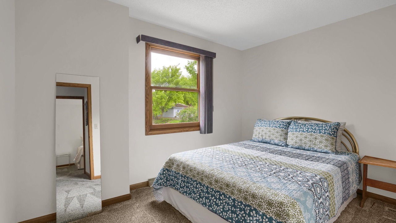 Photo of Bedroom in Mound
