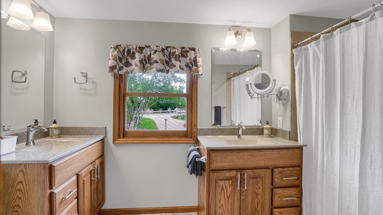 Photo of Bathroom in Mound
