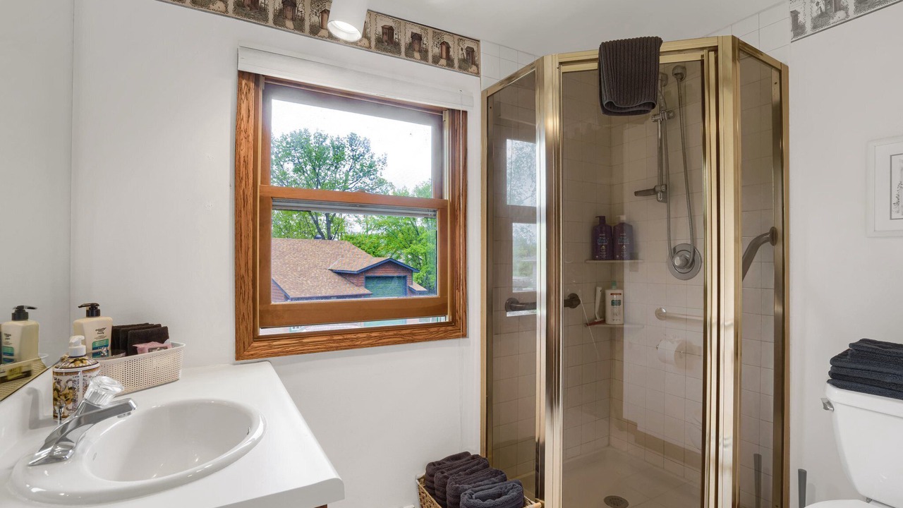 Photo of Bathroom in Mound