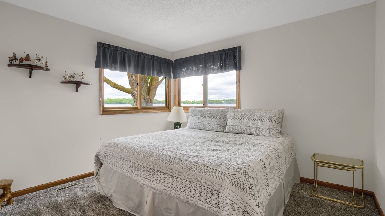 Photo of Bedroom in Mound