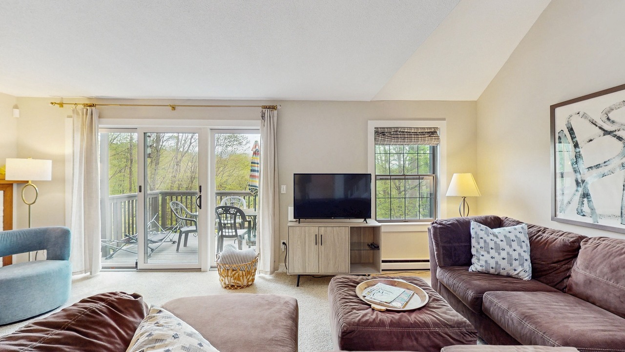 Photo of Livingroom in West Hartford