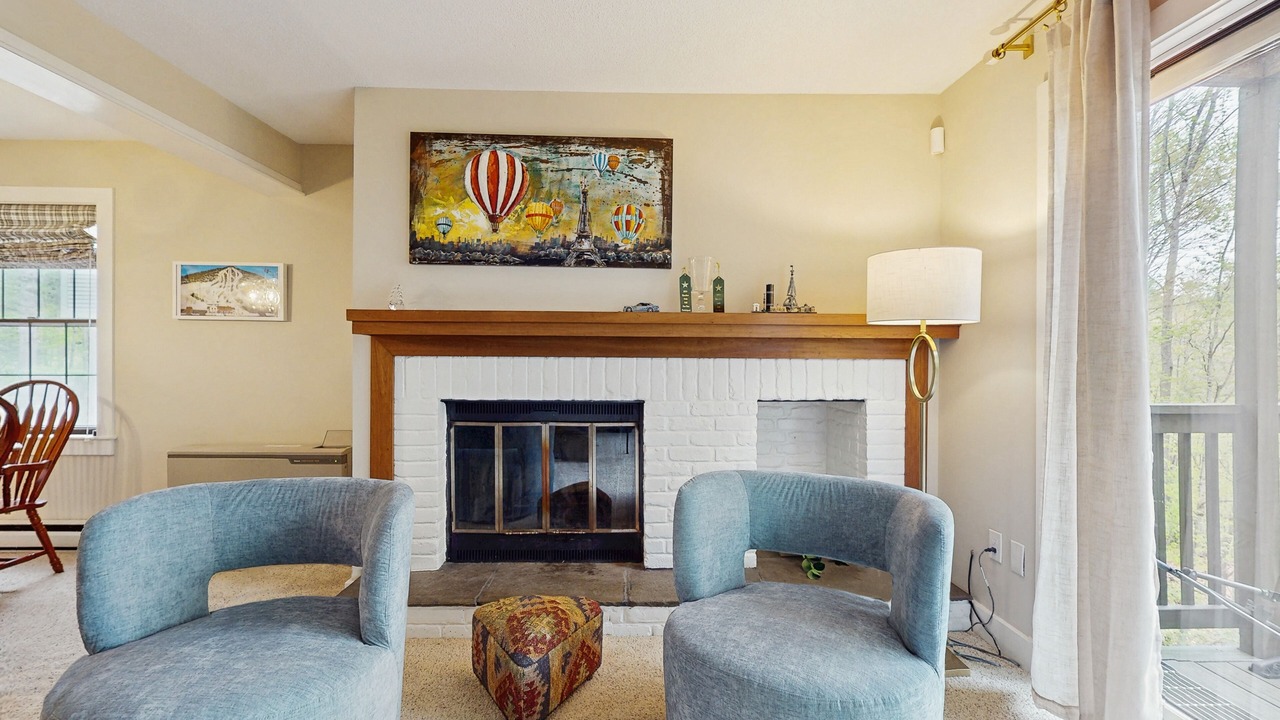 Photo of Livingroom in West Hartford