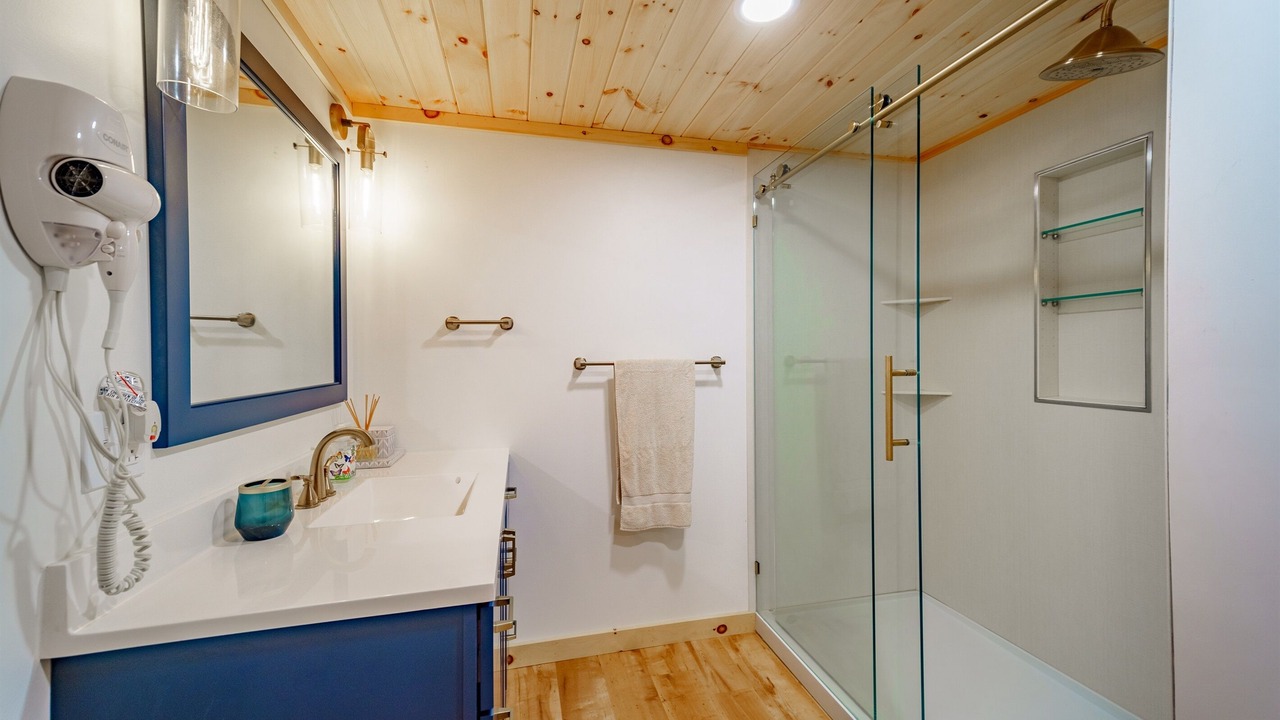 Photo of Bathroom in Jay