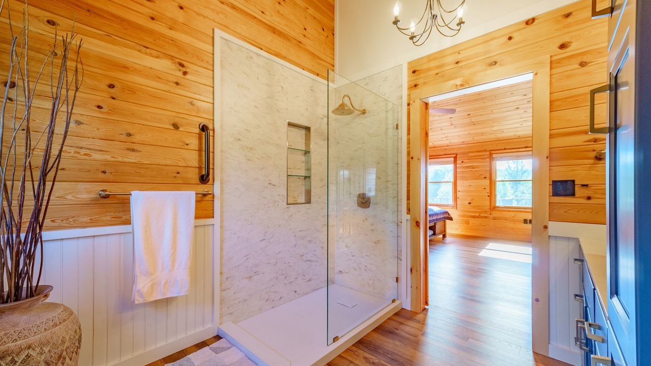 Photo of Bathroom in Jay