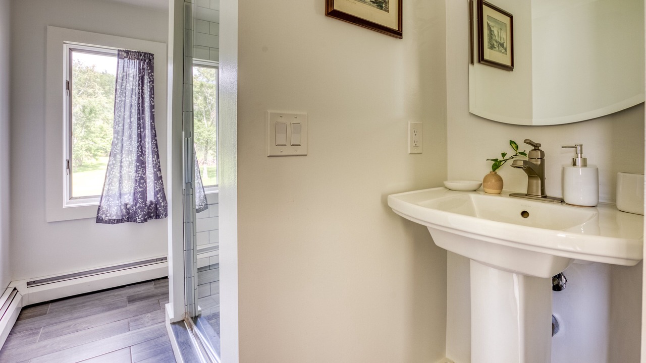 Photo of Bathroom in Canaan