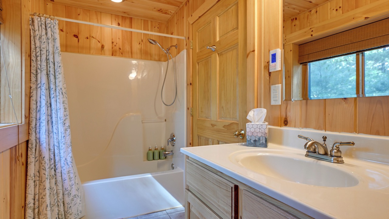 Photo of Bathroom in Arkdale