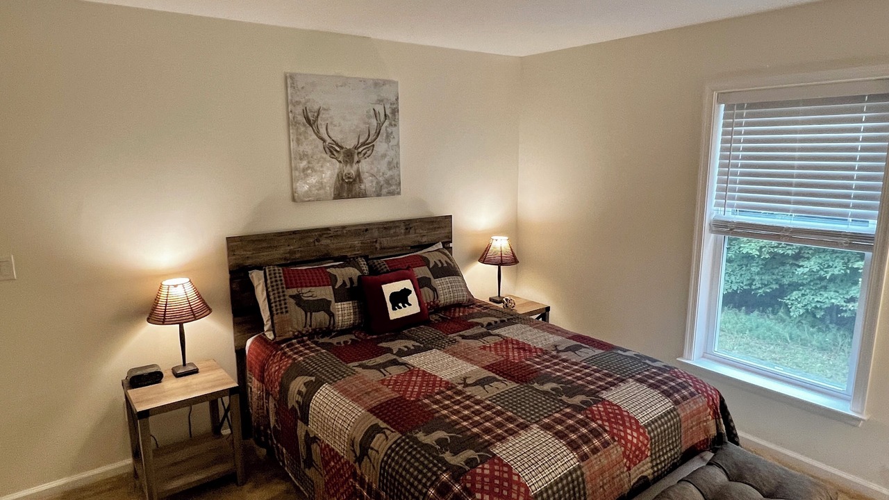 Photo of Bedroom in Inlet