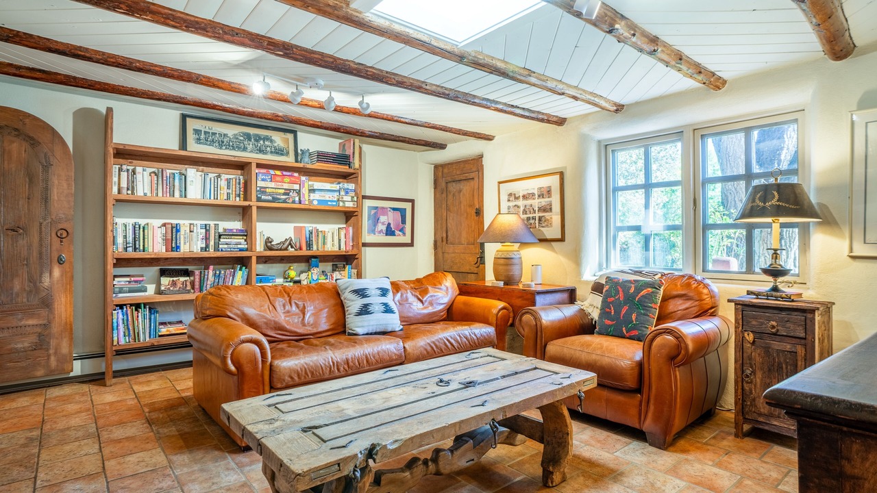 Photo of Livingroom in Taos