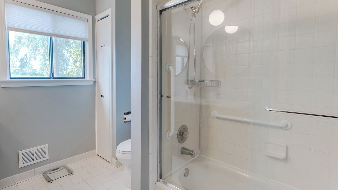Photo of Bathroom in Lake Orion