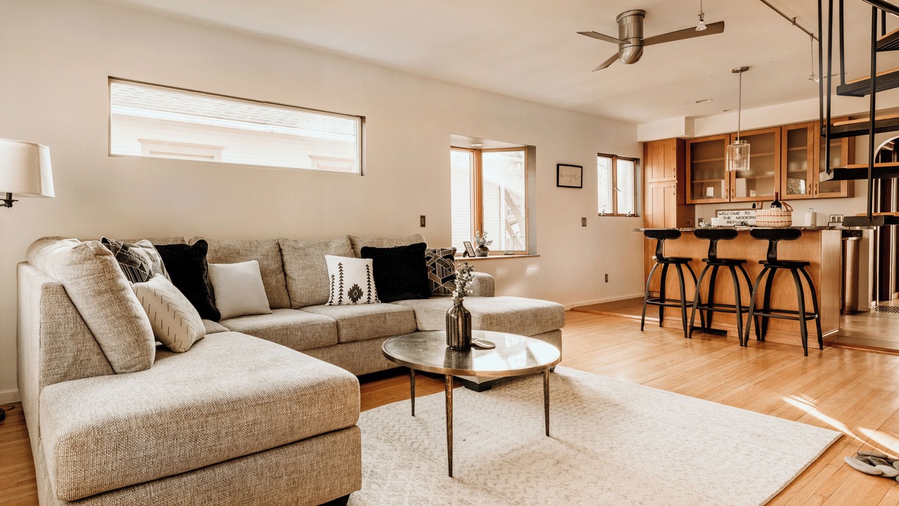 Photo of Livingroom in Powderhorn