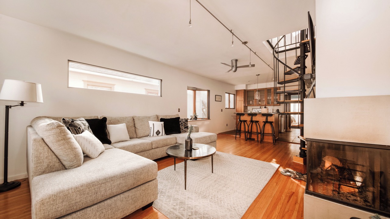 Photo of Livingroom in Powderhorn