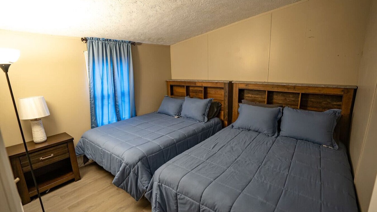 Photo of Bedroom in Red Jacket