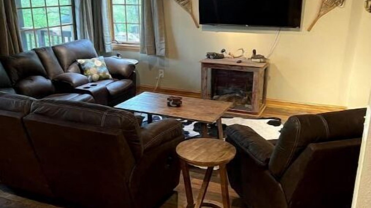 Photo of Livingroom in Lansing