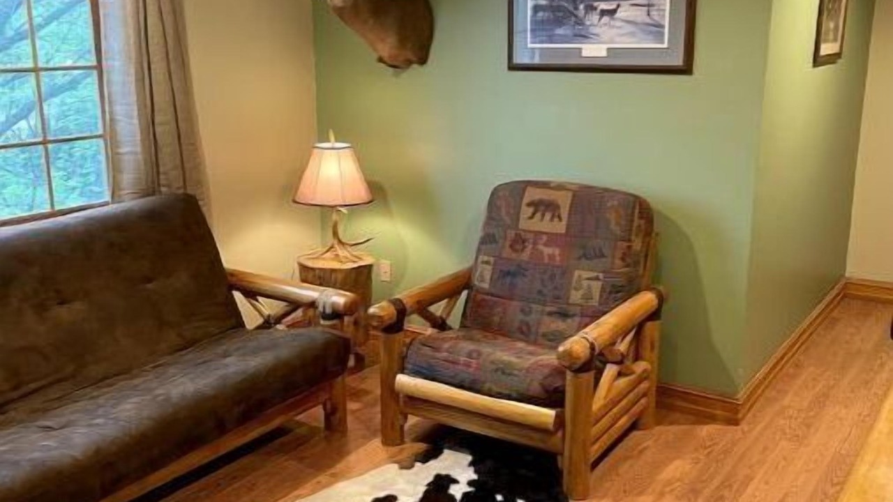 Photo of Livingroom in Lansing