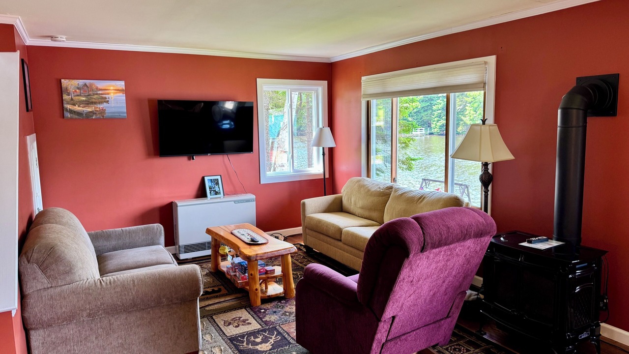 Photo of Livingroom in Ellenburg Center