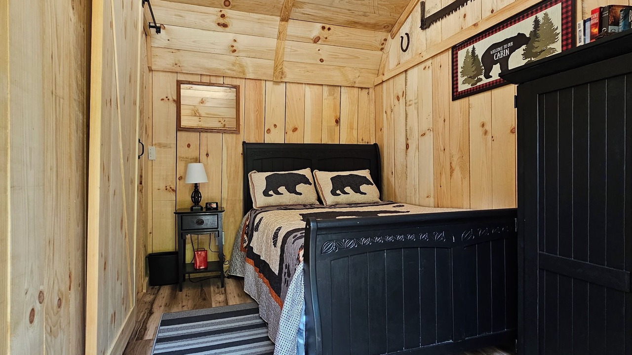 Photo of Bedroom in Freeman