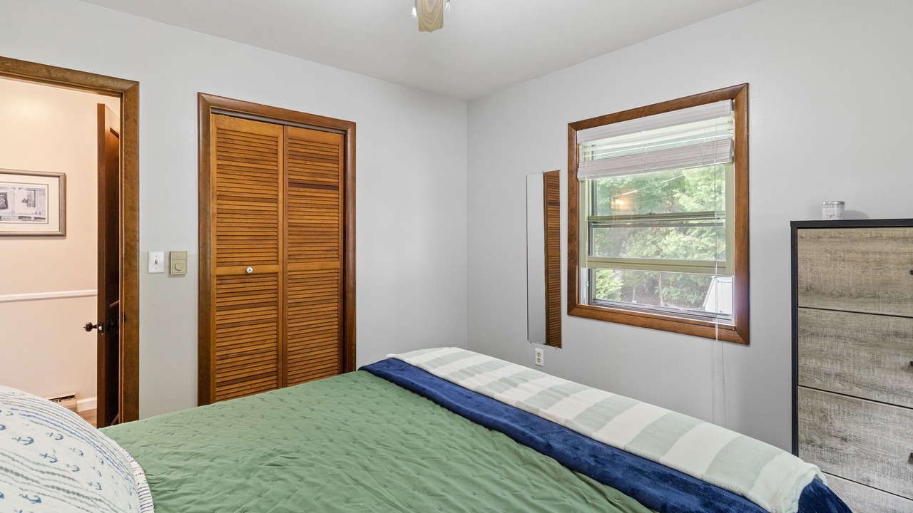 Photo of Bedroom in Brier Hill