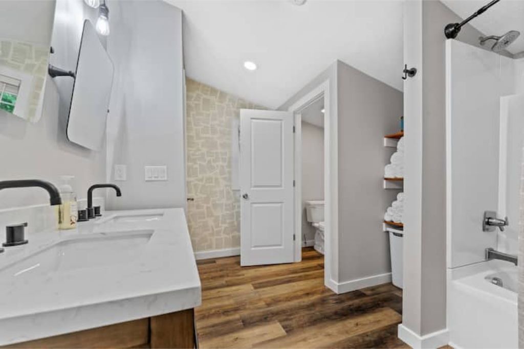 Photo of Bathroom in Cheat Lake