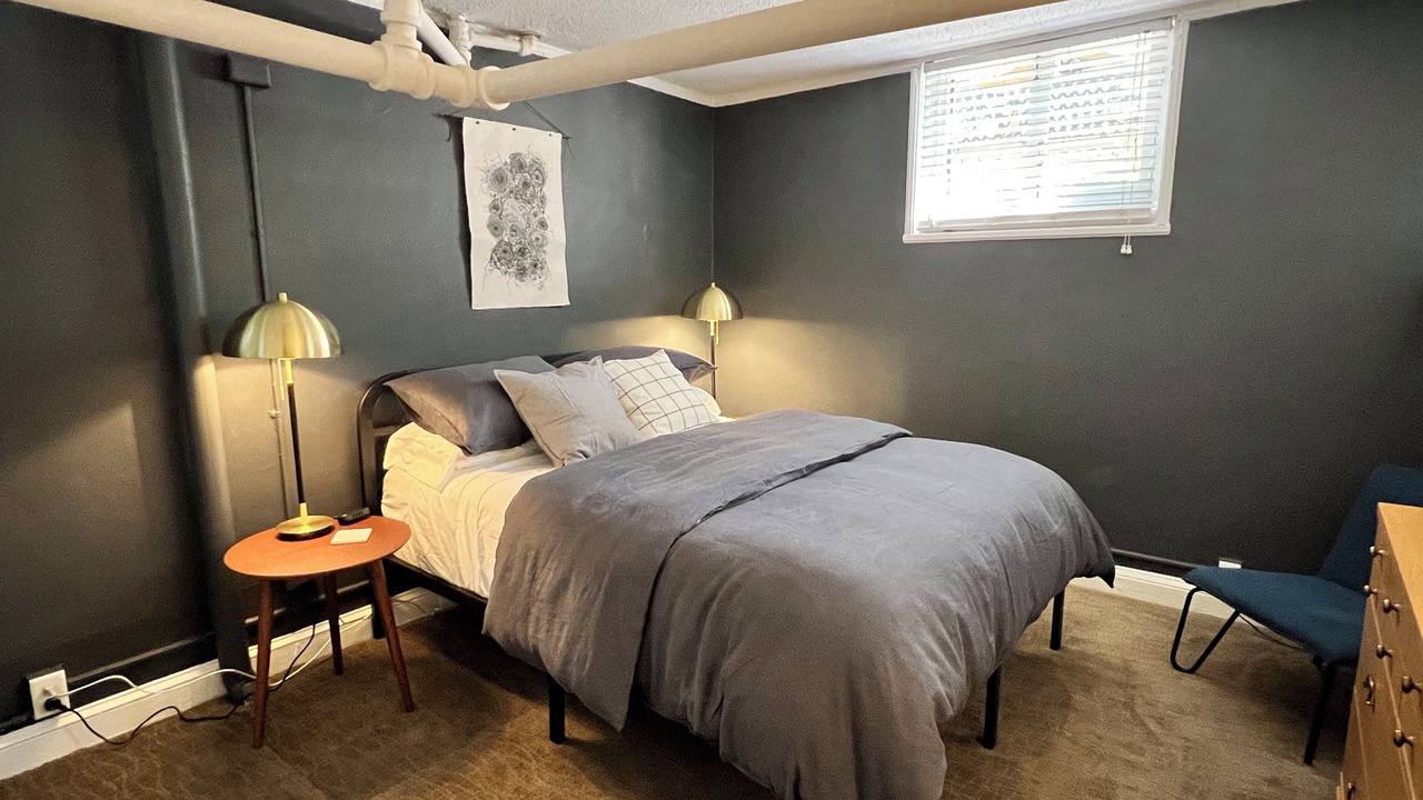 Photo of Bedroom in Summit - University