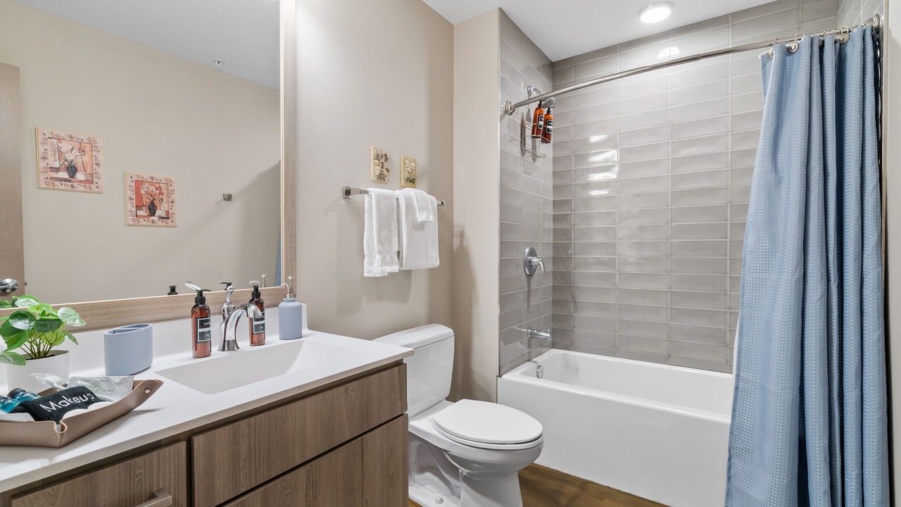 Photo of Bathroom in Warehouse District