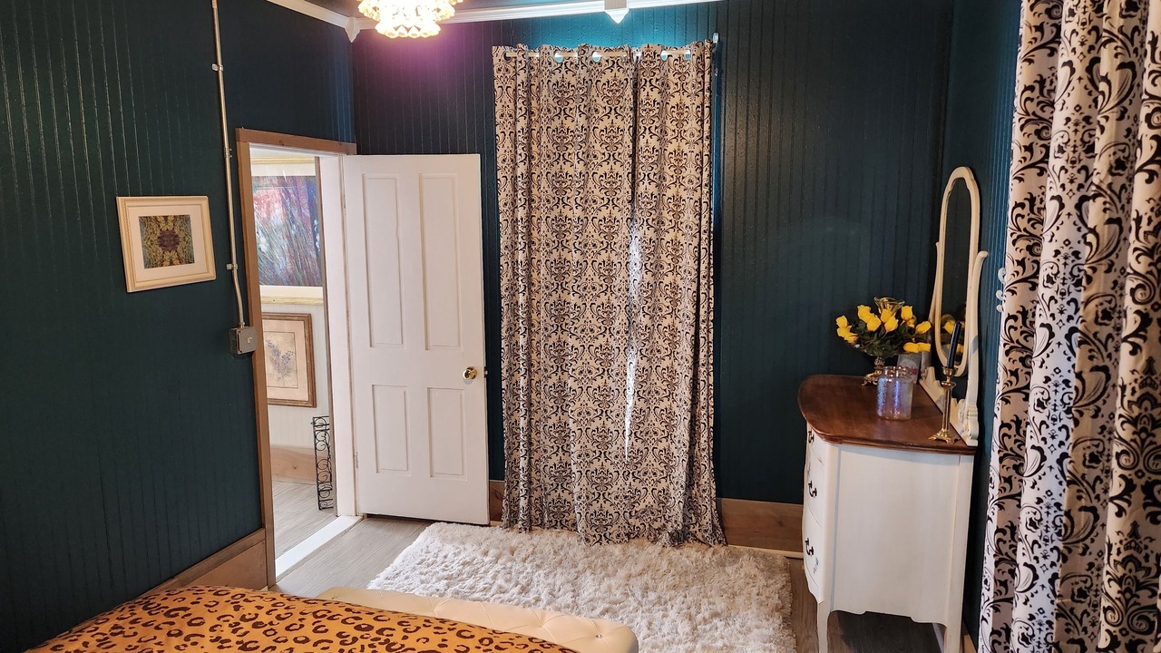 Photo of Bedroom in Lansing