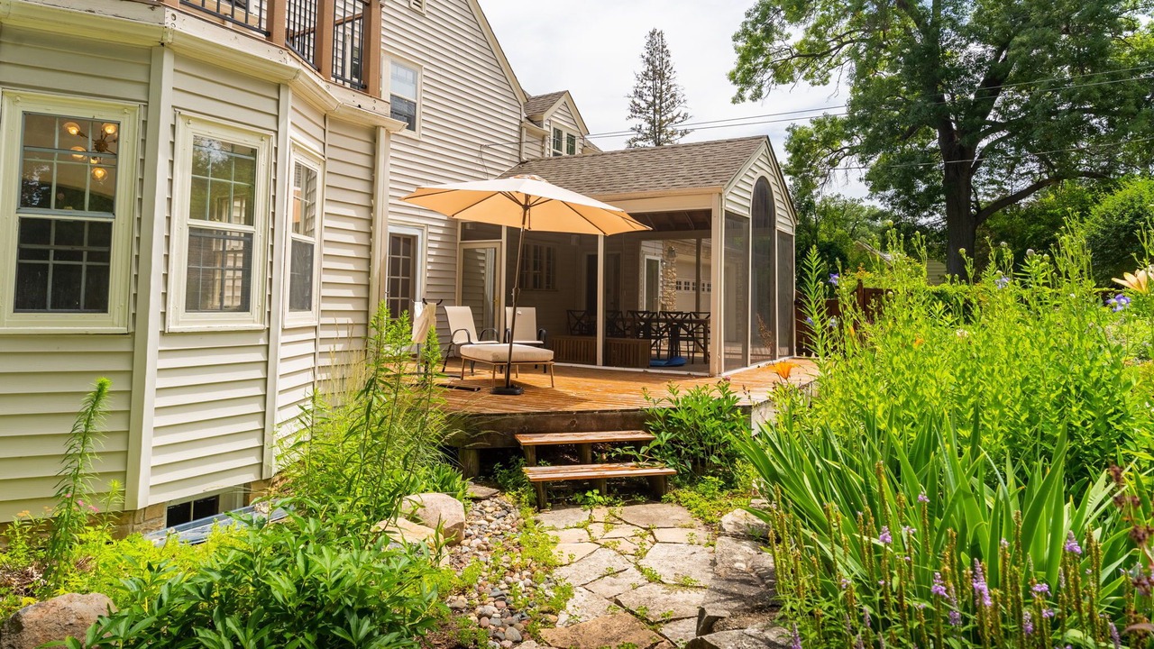 Photo of Patio Balcony in St. Louis Park