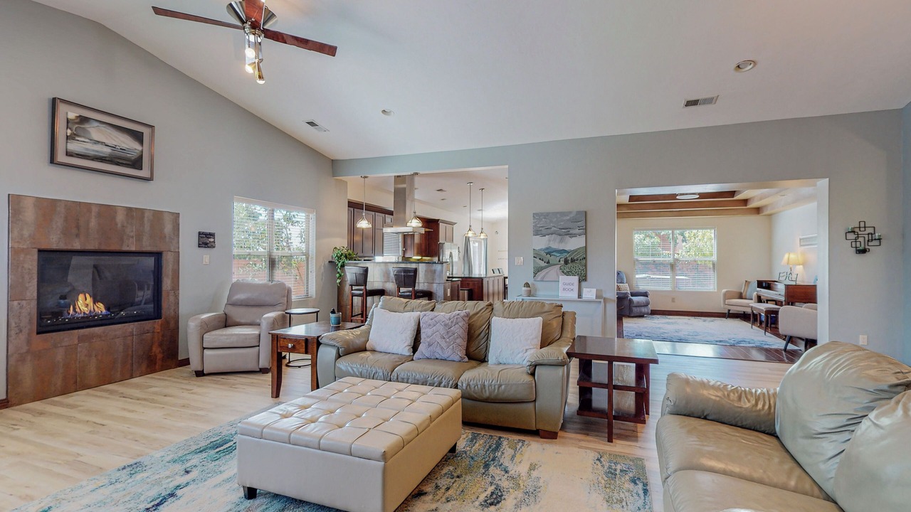 Photo of Livingroom in Westside