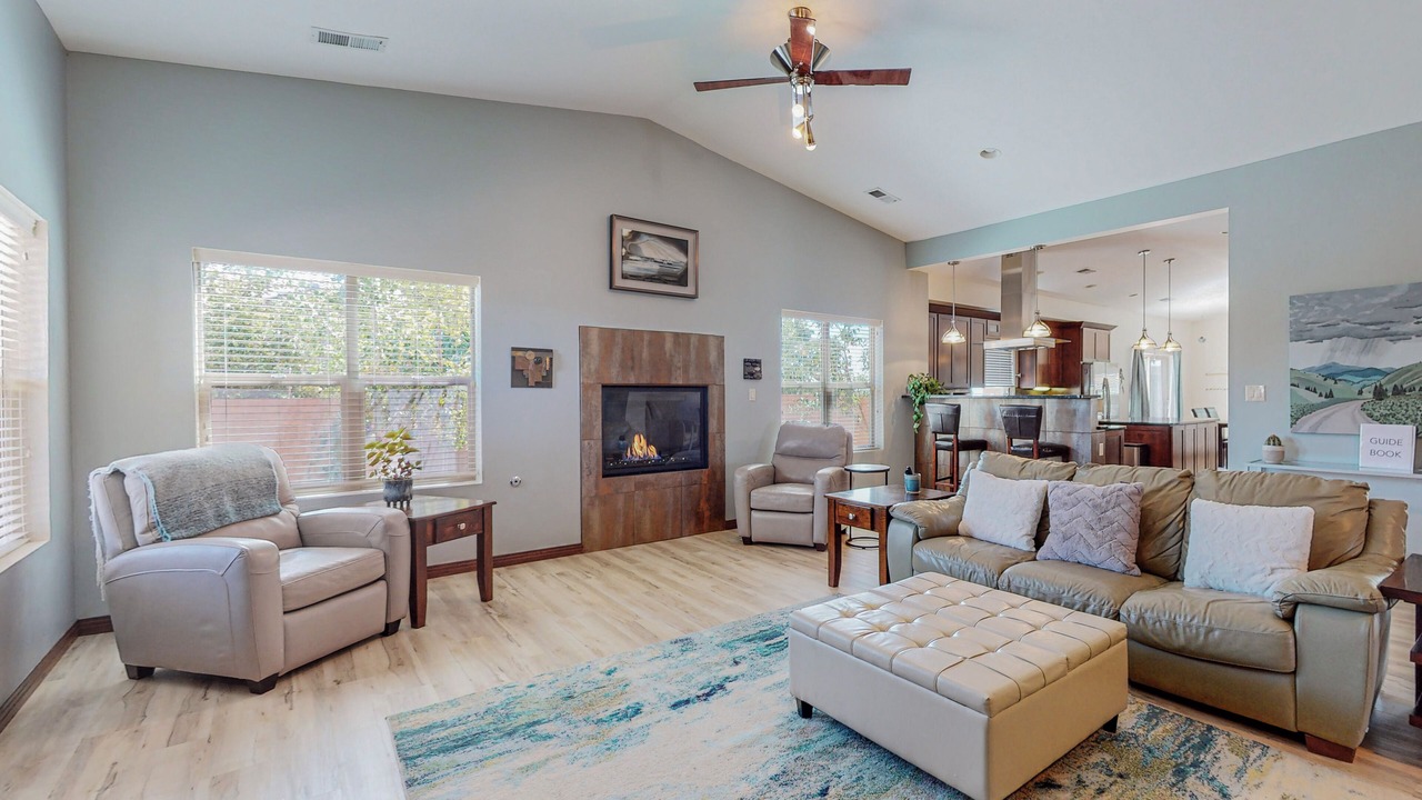 Photo of Livingroom in Westside