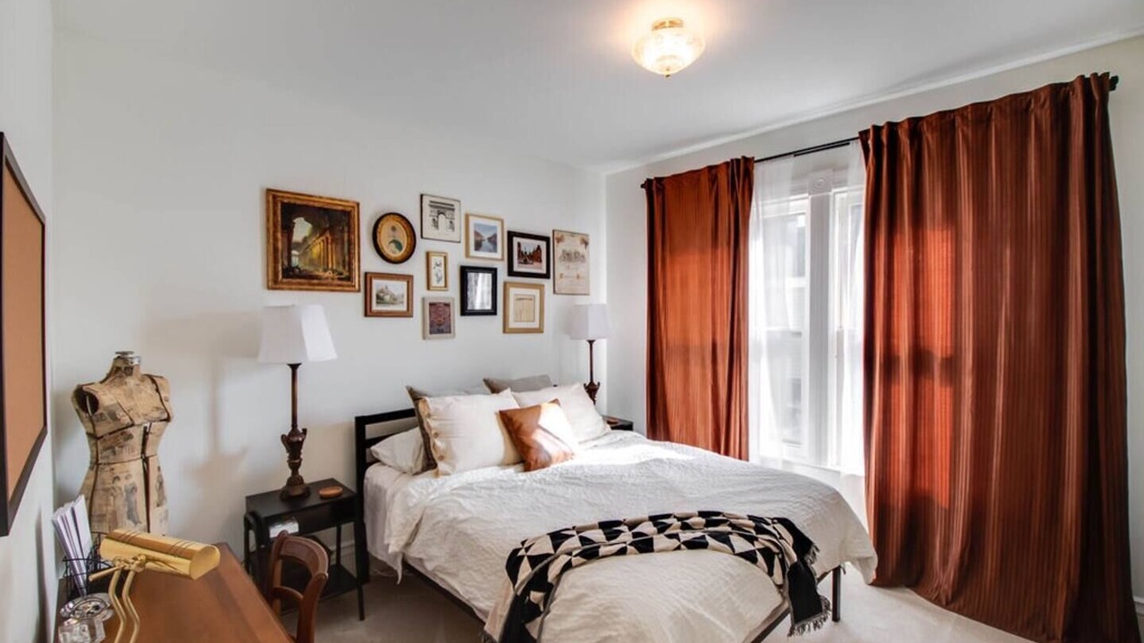 Photo of Bedroom in Summit - University