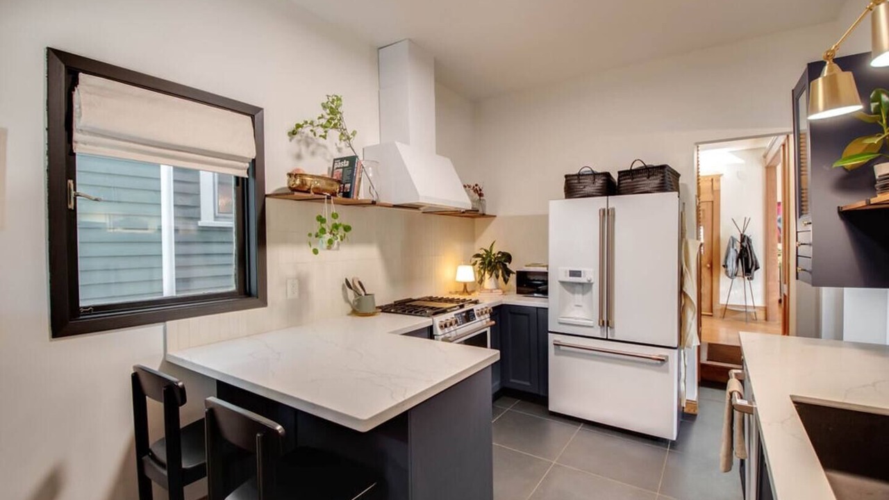 Photo of Kitchen in Summit - University