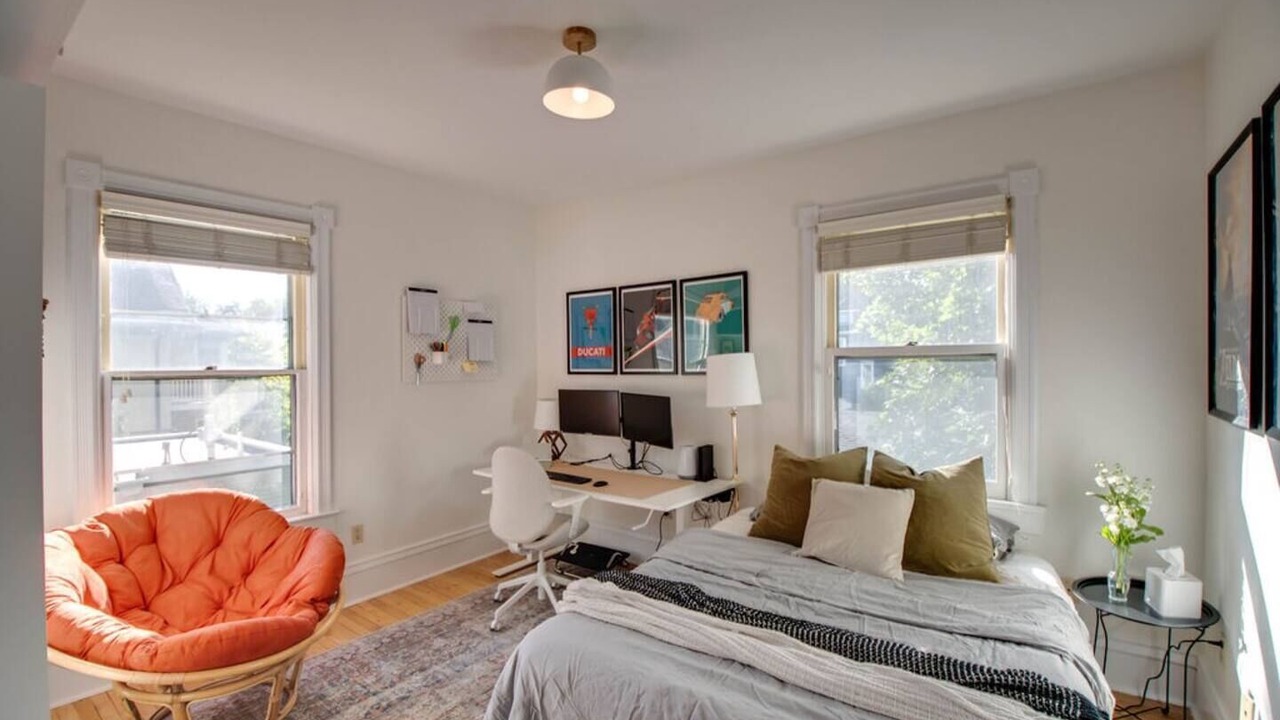Photo of Bedroom in Summit - University