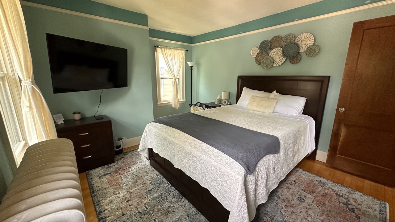 Photo of Bedroom in Midway