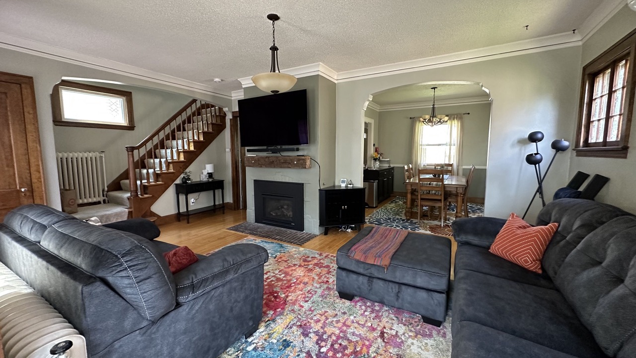 Photo of Livingroom in Midway