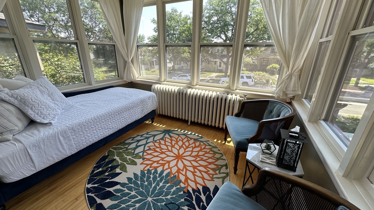 Photo of Bedroom in Midway