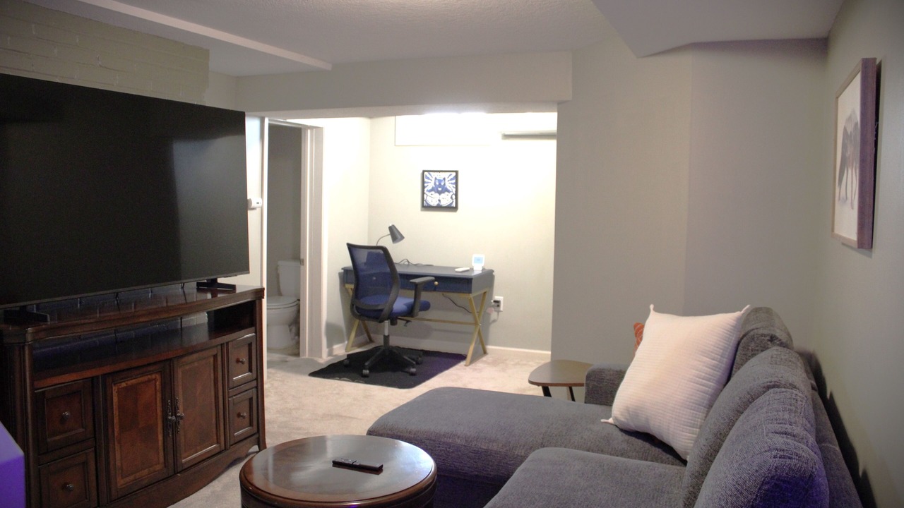 Photo of Livingroom in Midway