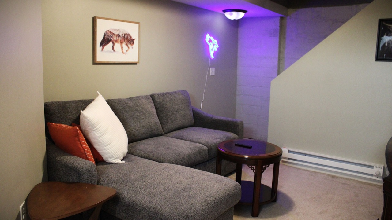Photo of Livingroom in Midway