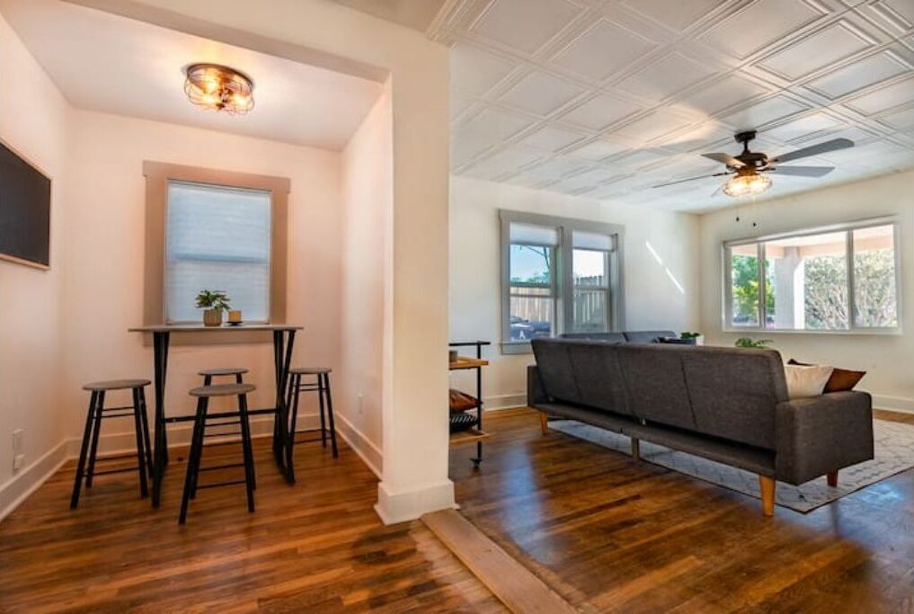 Photo of Livingroom in University Heights