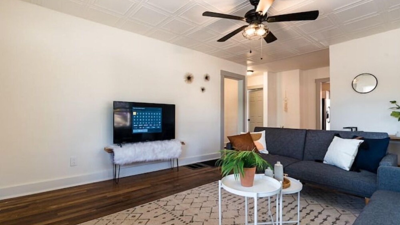 Photo of Livingroom in University Heights