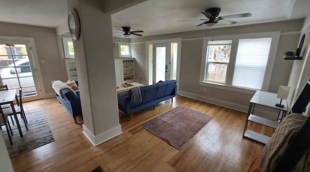 Photo of Livingroom in University Heights