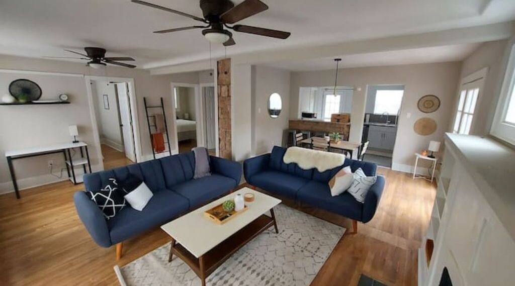 Photo of Livingroom in University Heights