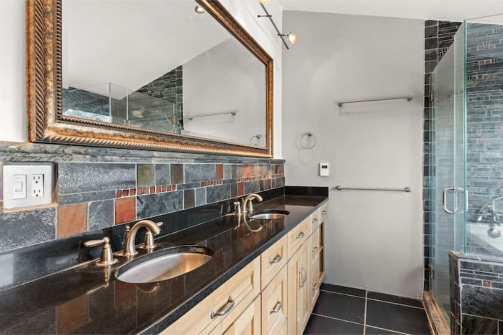 Photo of Bathroom in Corrales