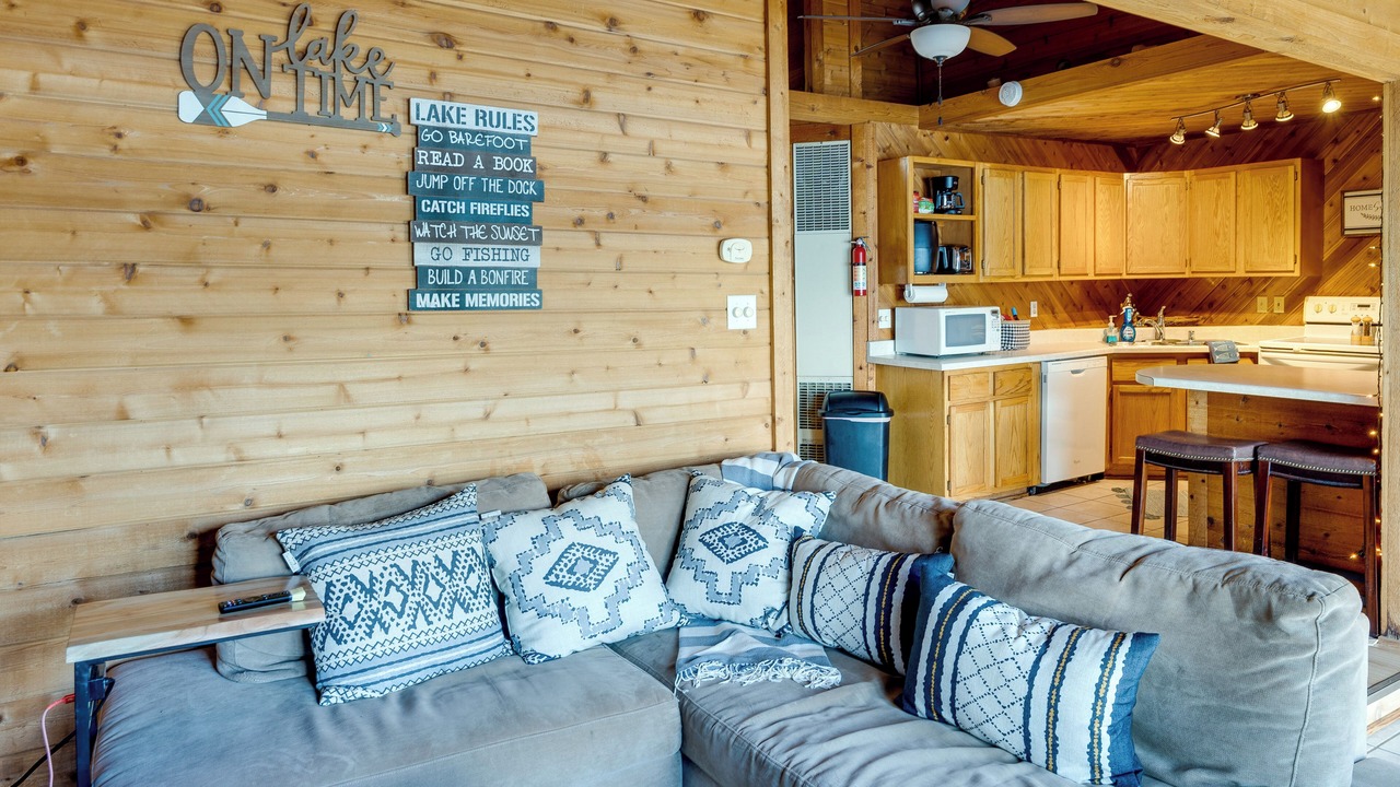 Photo of Livingroom in Maplewood