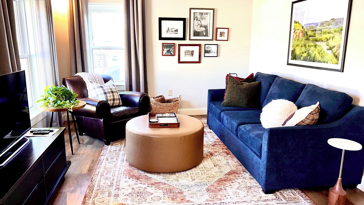 Photo of Livingroom in Rollingstone